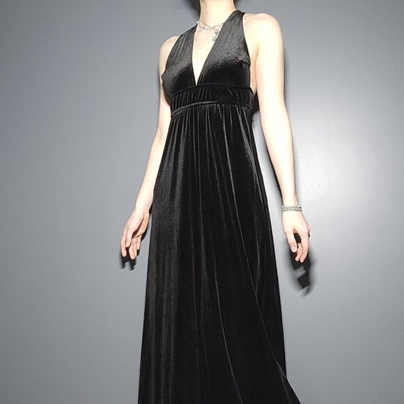 Vintage 90s low cut black velvet babydoll halter maxi dress for the Holidays - Picture 6 of 7